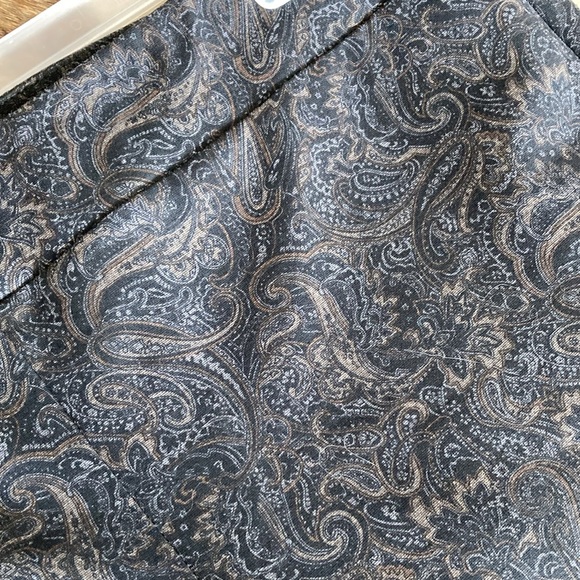 Casual pull on pants in small paisley pattern in neutral tones - Picture 2 of 6